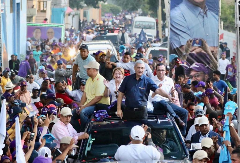 Regresan las caravanas a la cultura política dominicana